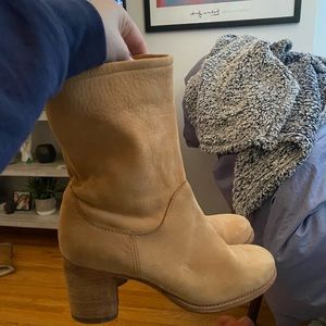 FRYE: Soft suede leather Frye boots